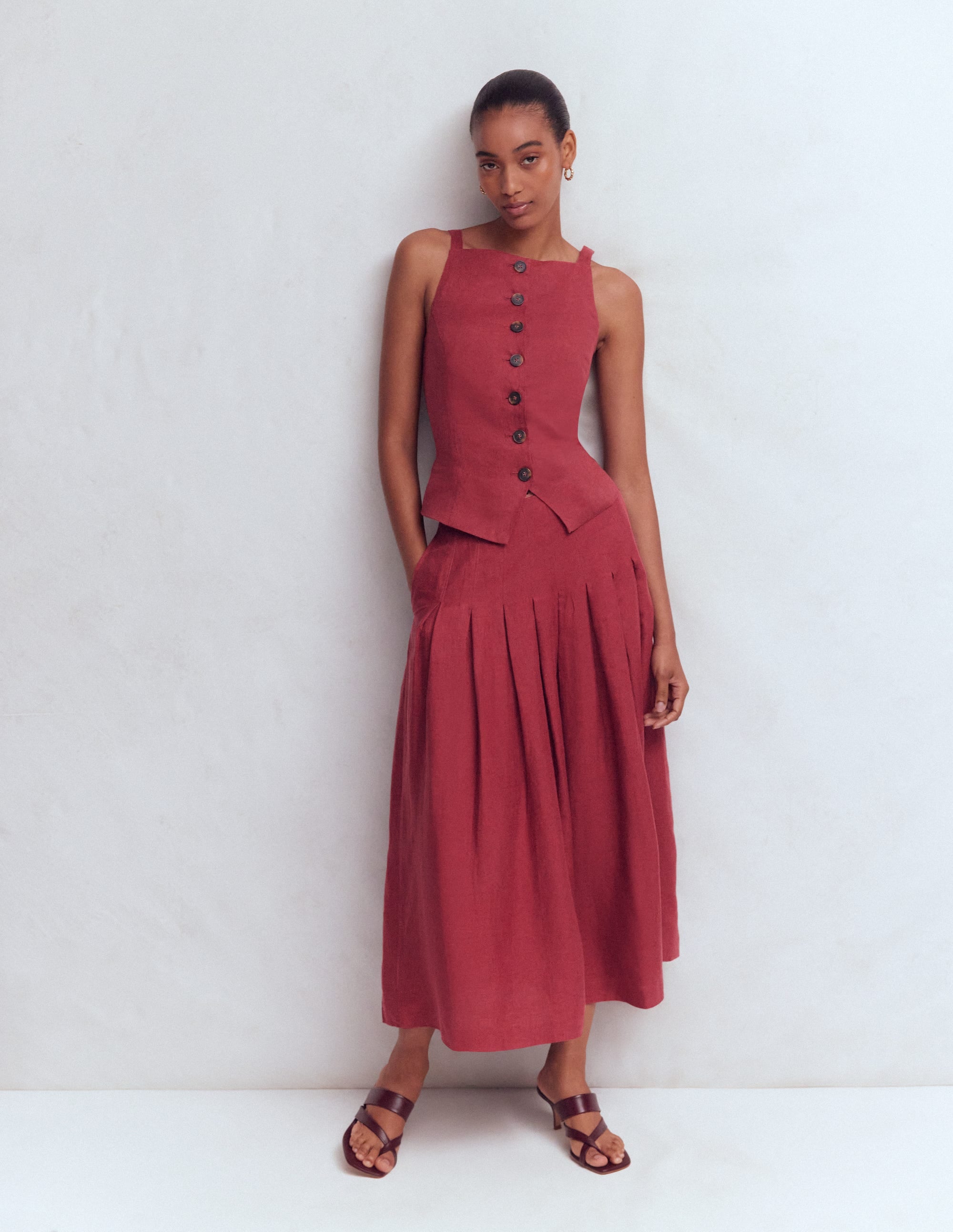 Square Neck Linen Waistcoat-Rich Chestnut - Image 4