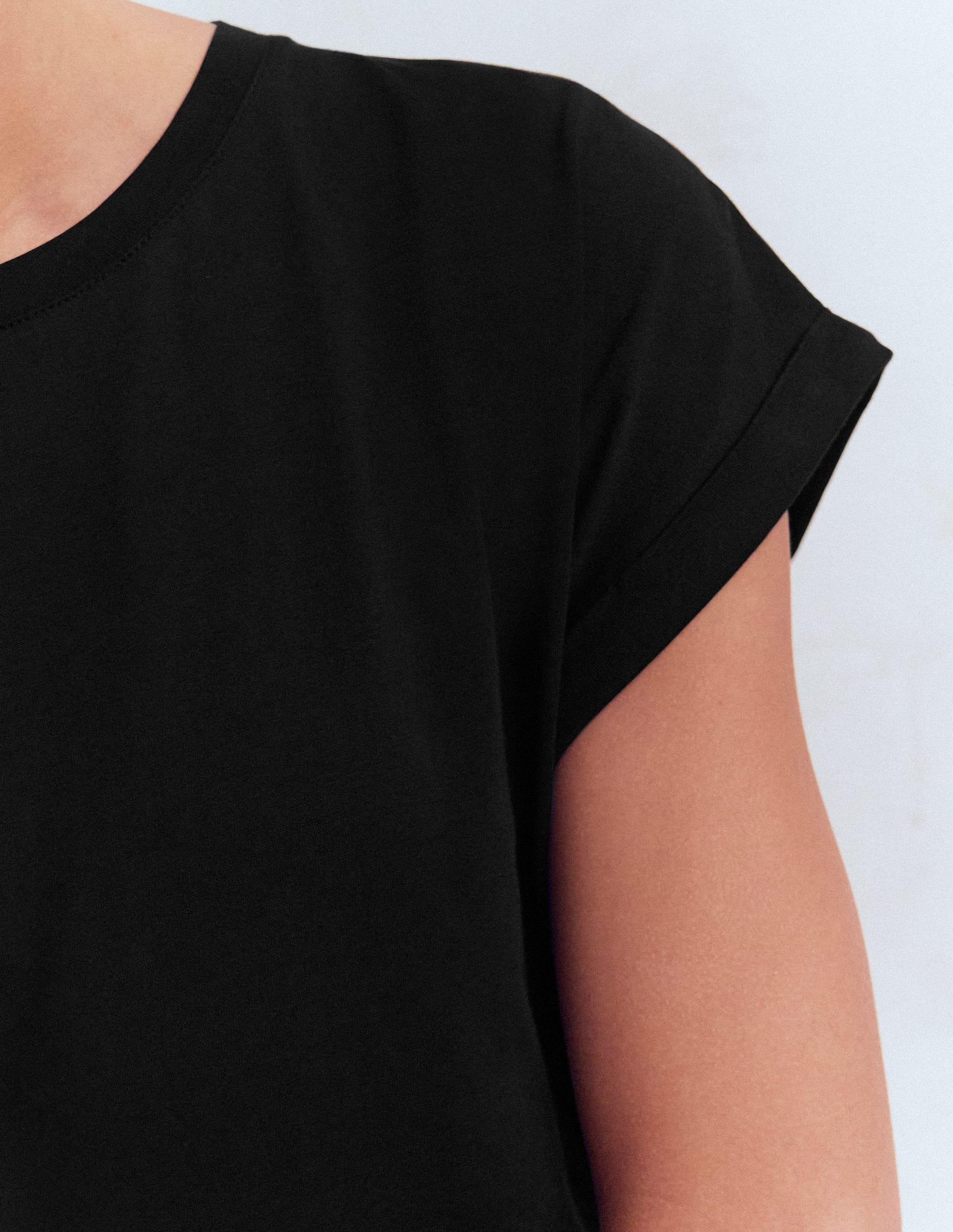 Turn Back T-shirt-Black - Image 2