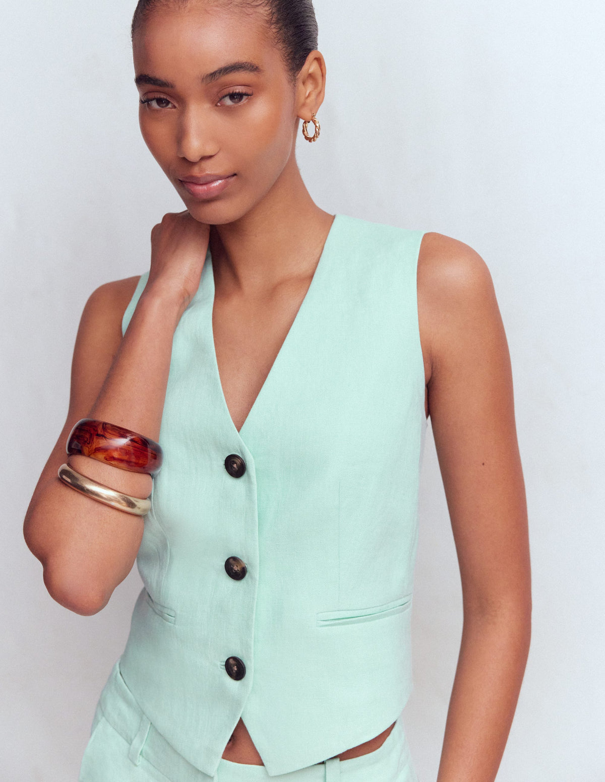 Linen V-Neck Waistcoat-Spearmint - Image 1