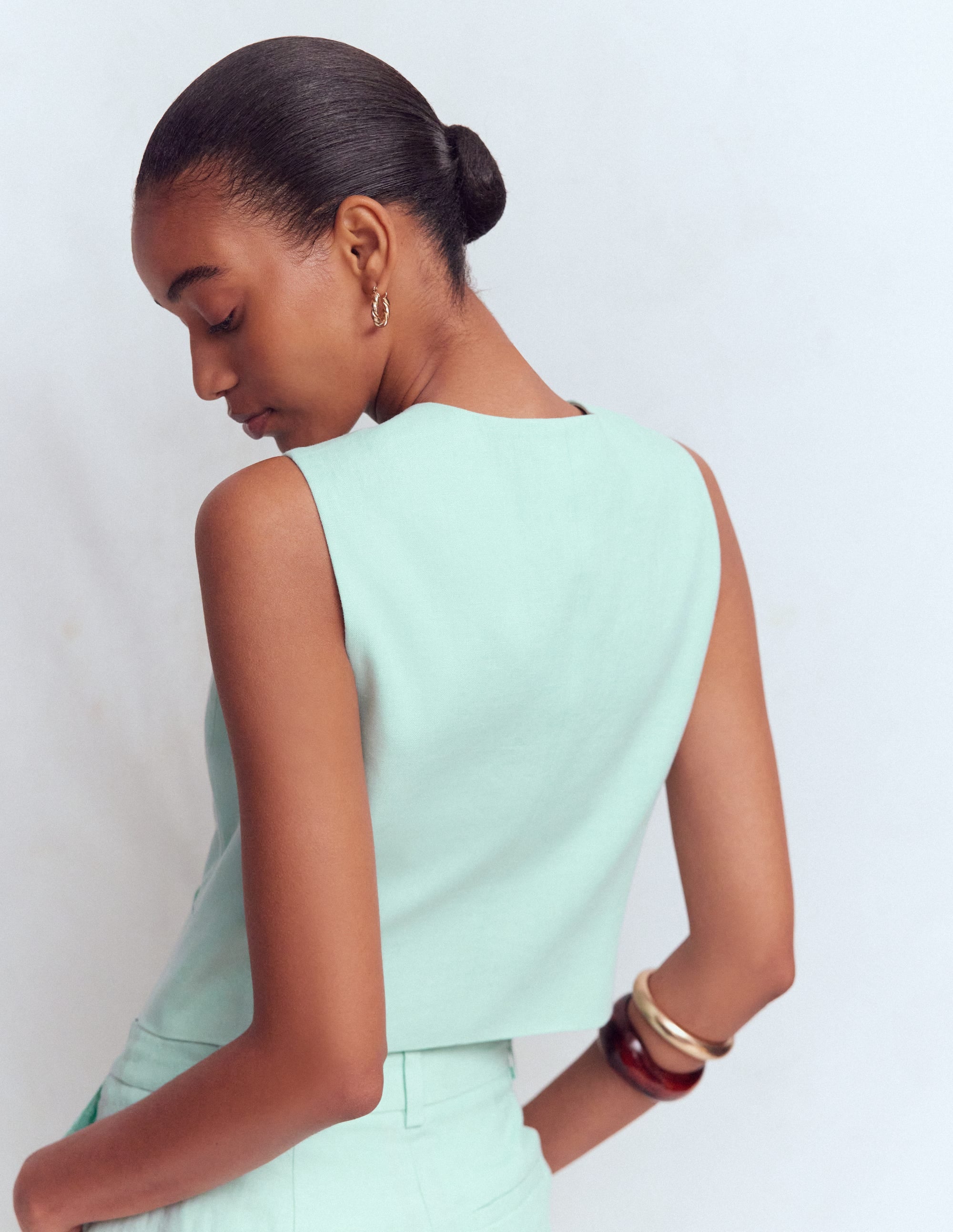 Linen V-Neck Waistcoat-Spearmint - Image 3