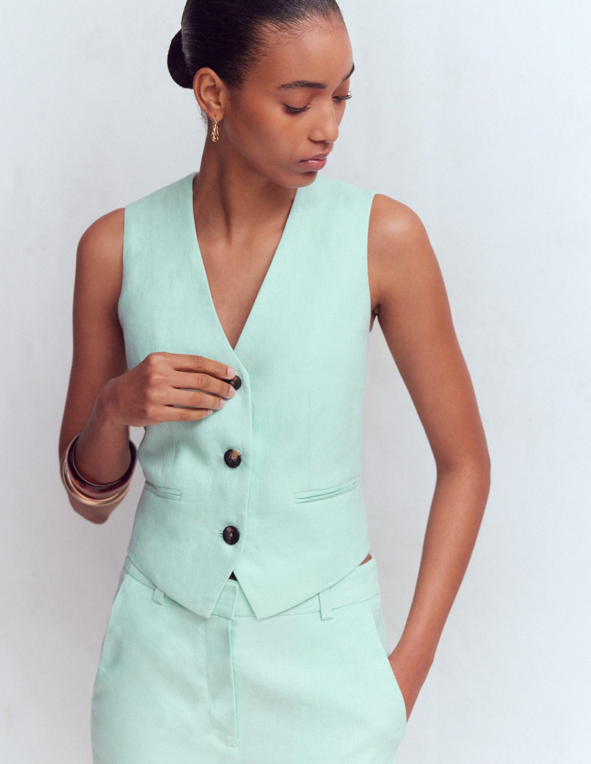 V-neck Linen Waistcoat-Spearmint-6