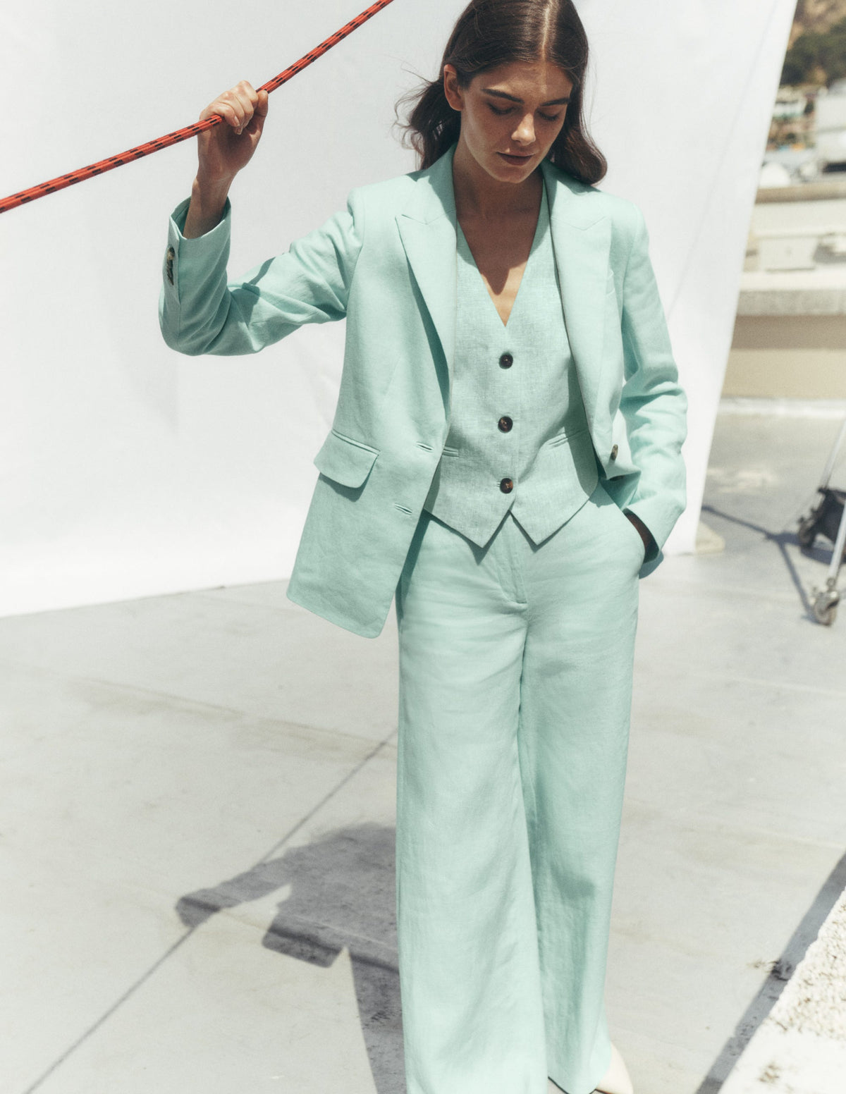 Linen V-Neck Waistcoat-Spearmint - Image 7