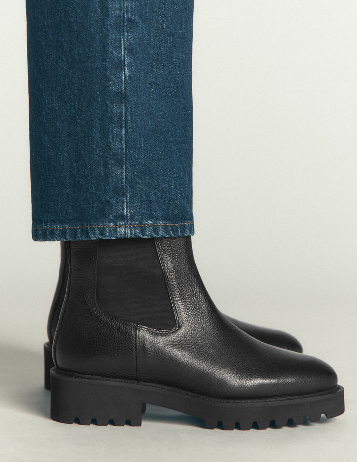 Jessie Chunky Chelsea Boots-Black