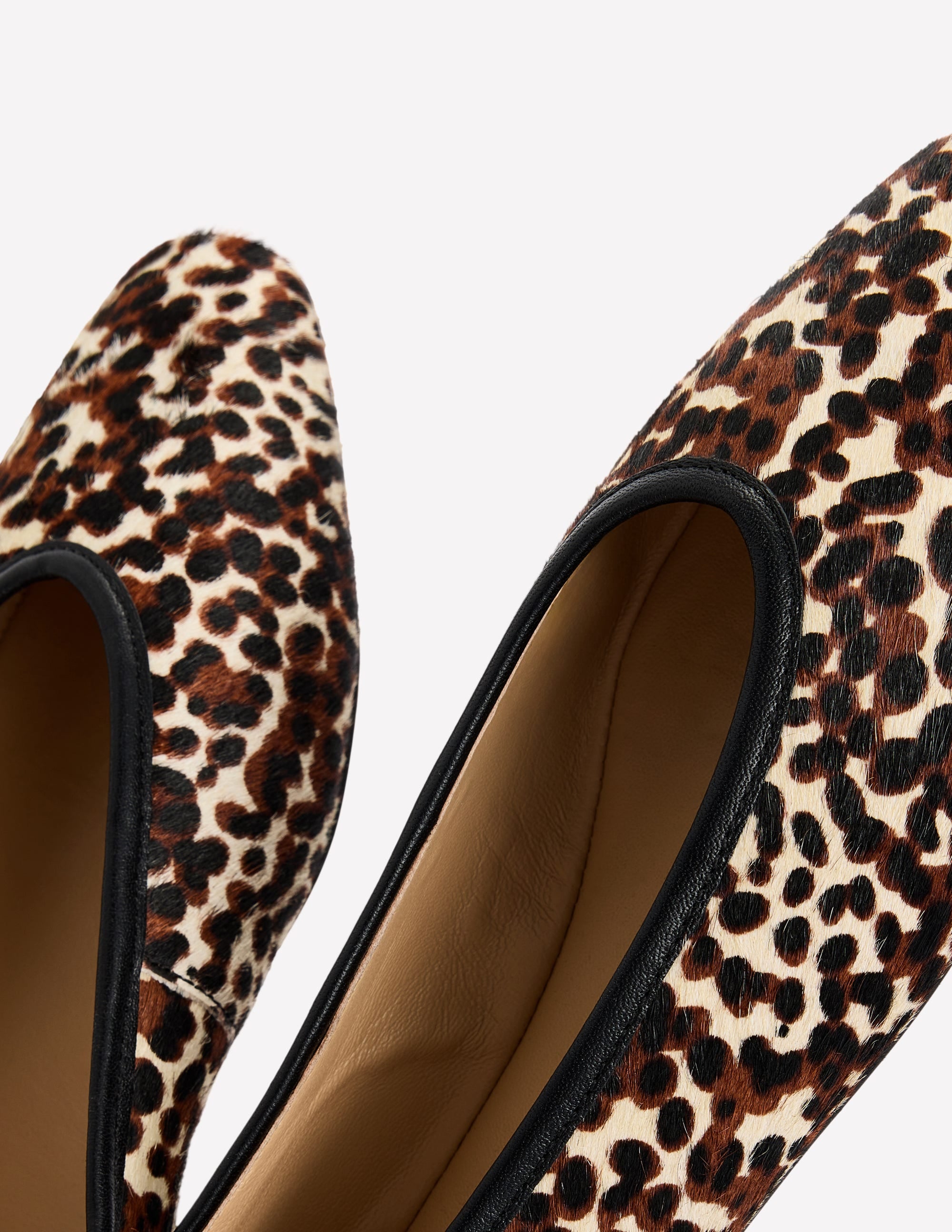 Nadia Chisel Toe Flats-Black/Ivory - Image 4