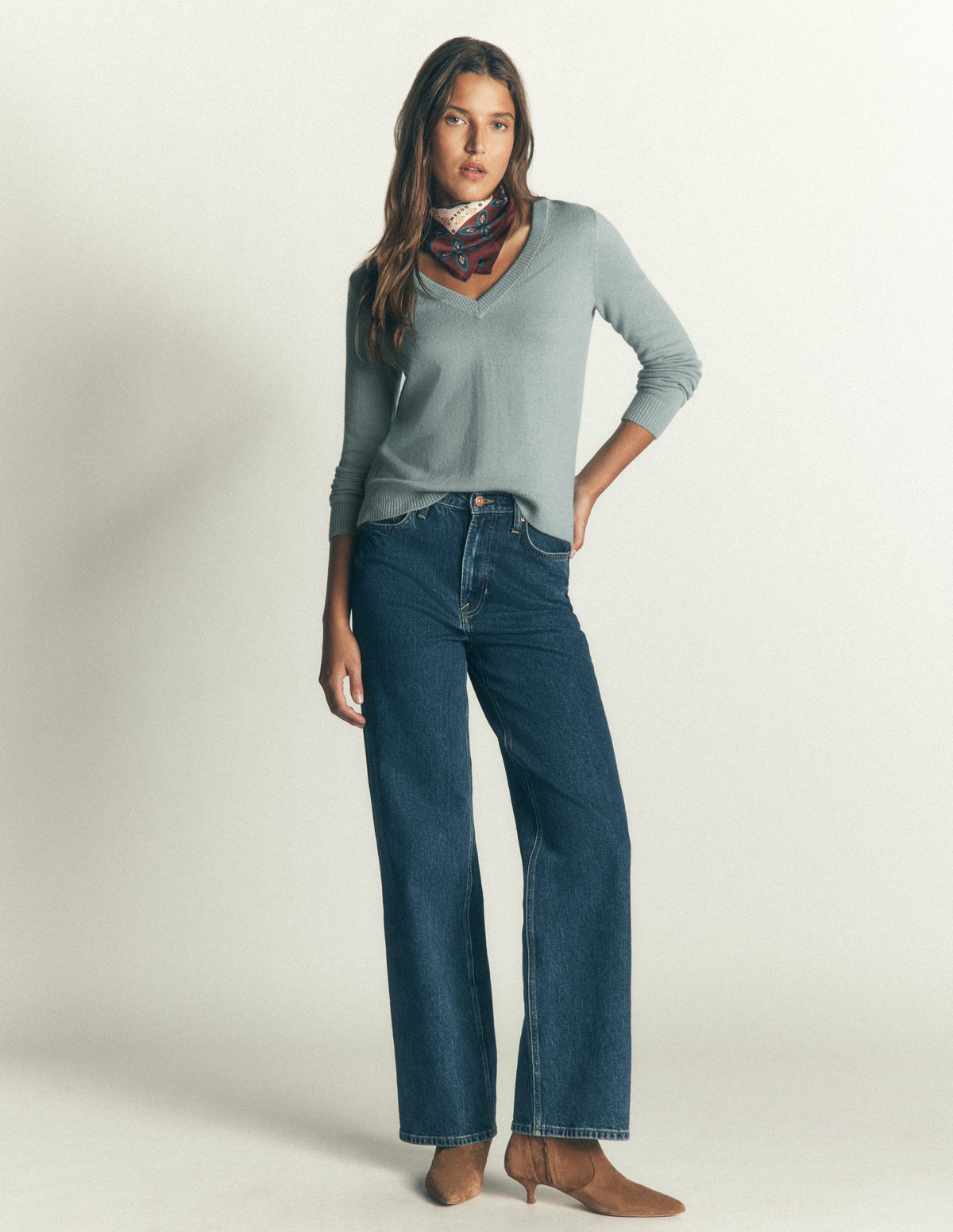 Elsie Cashmere V Neck Jumper-Clear Sky-4