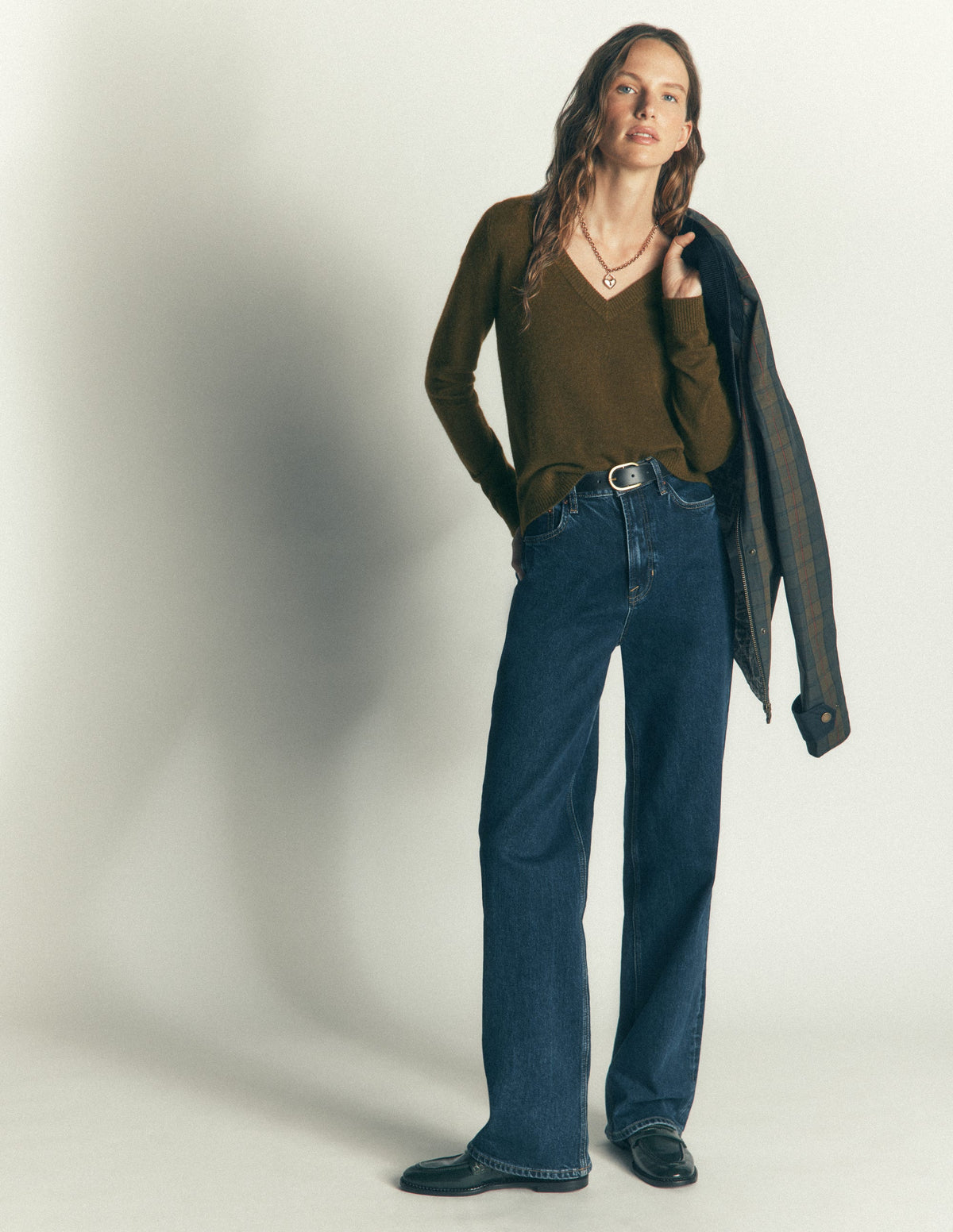 Elsie Cashmere V Neck Jumper-Hunter Green - Image 4