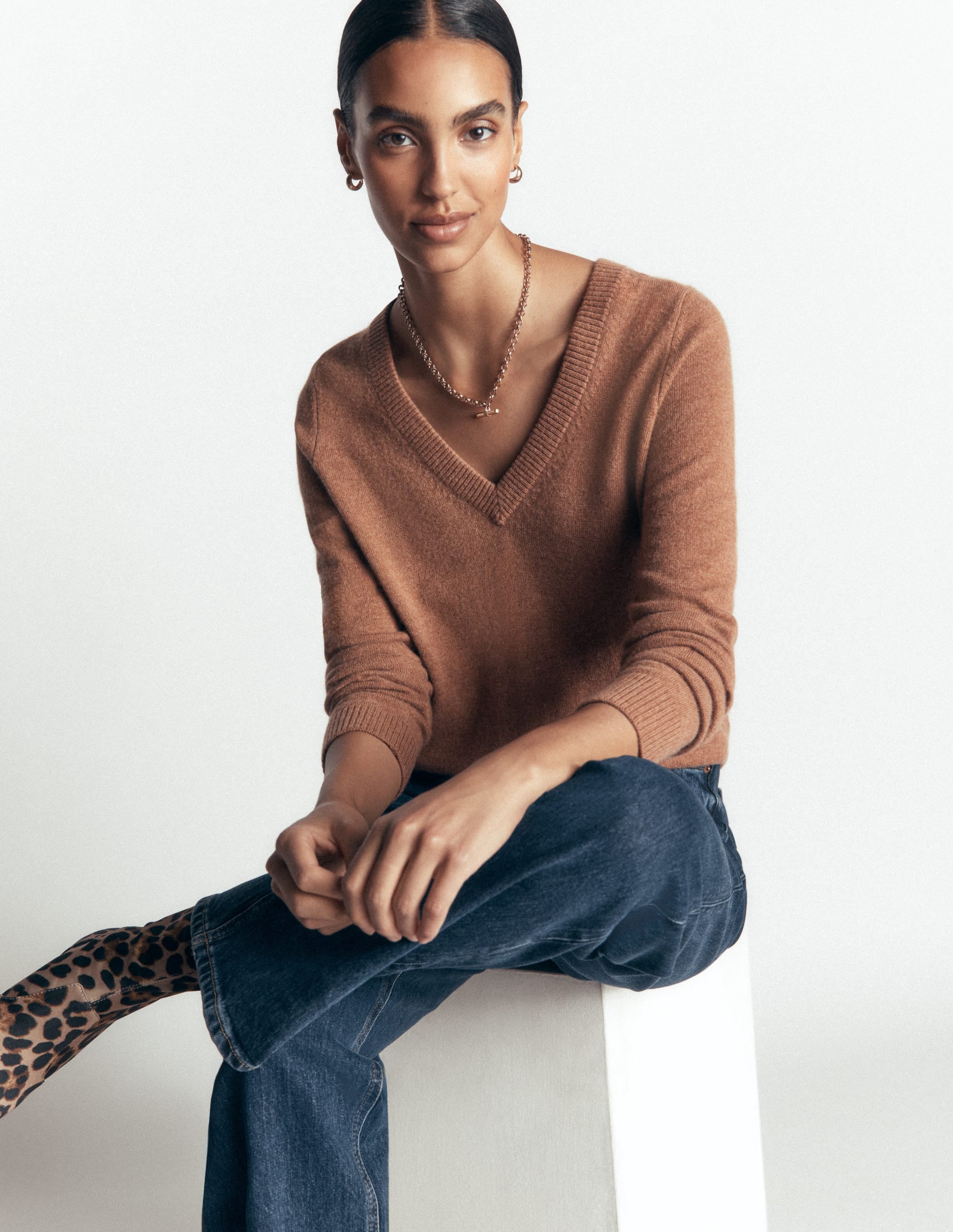 Elsie Cashmere V Neck Jumper-Warm Ginger - Image 1