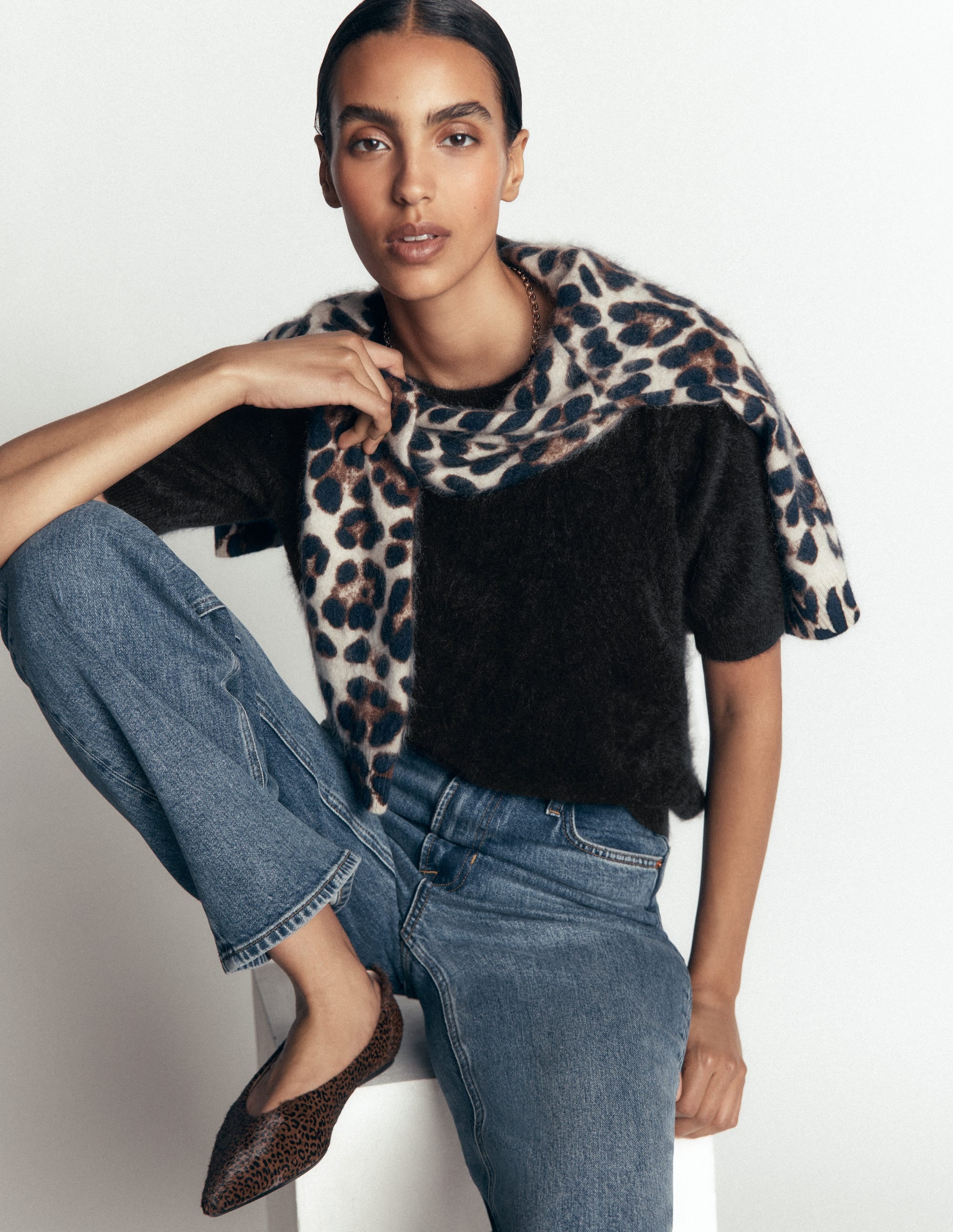 Kat Brushed Cashmere T-shirt-Black - Image 1