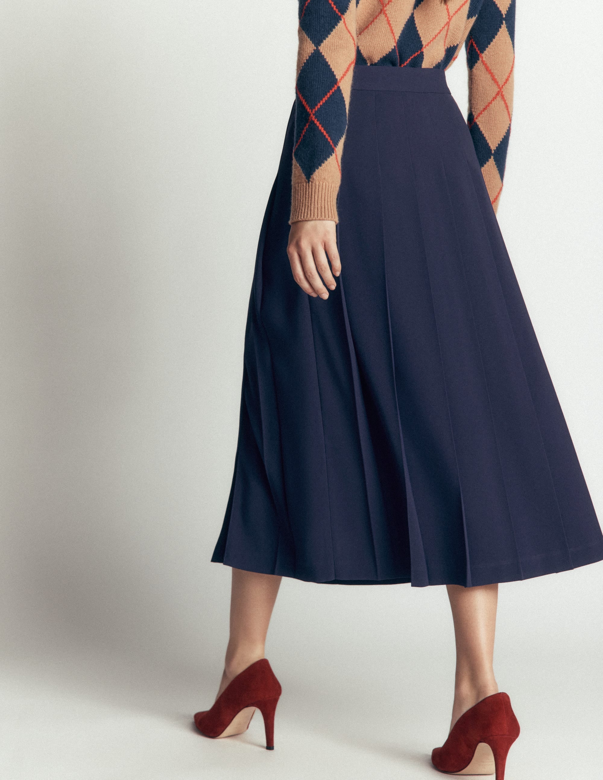 Pleat Side Split Midi Skirt-Navy - Image 3