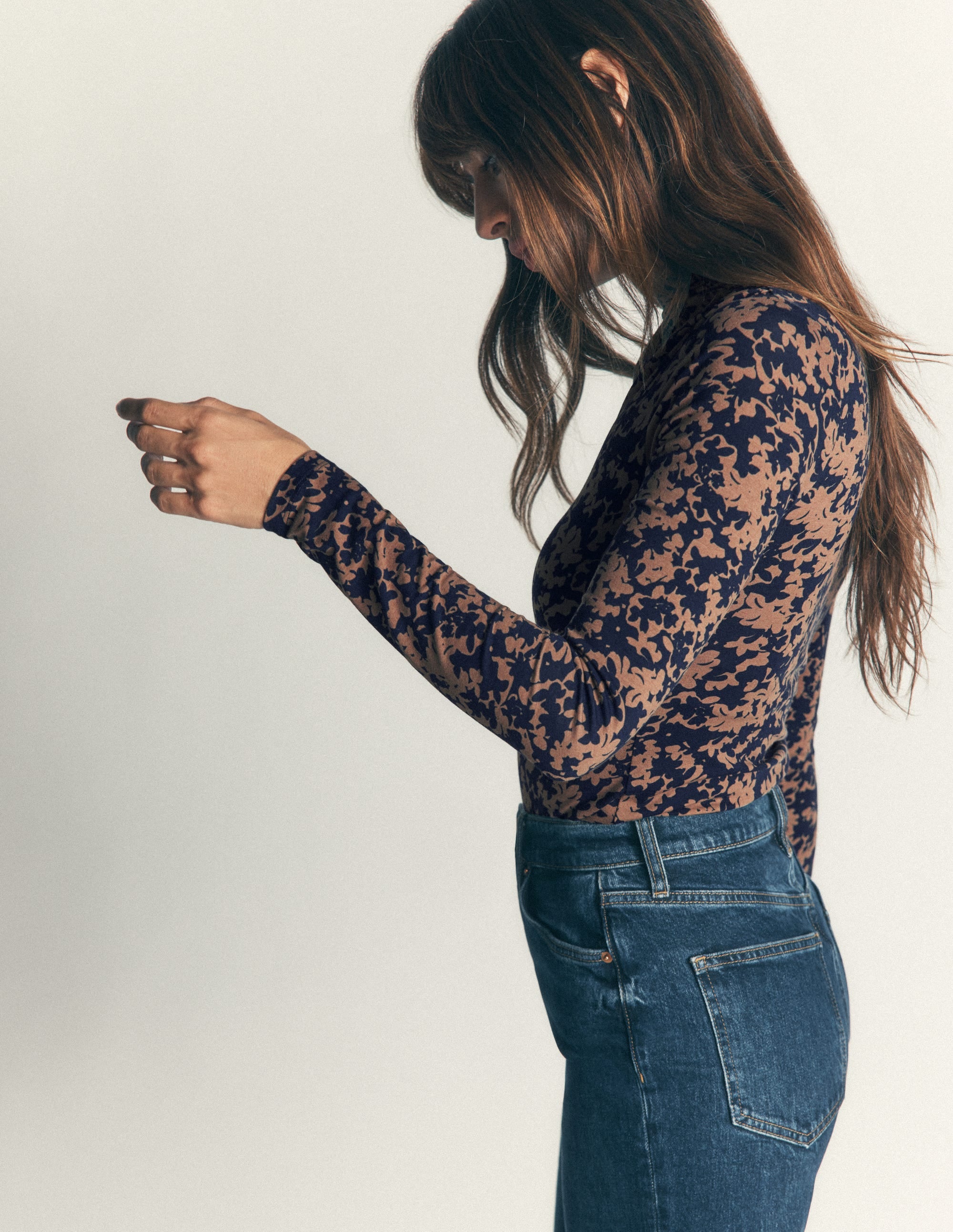 Ruched Neck Long Sleeve-Cappuccino, Sprayed Leaf - Image 4
