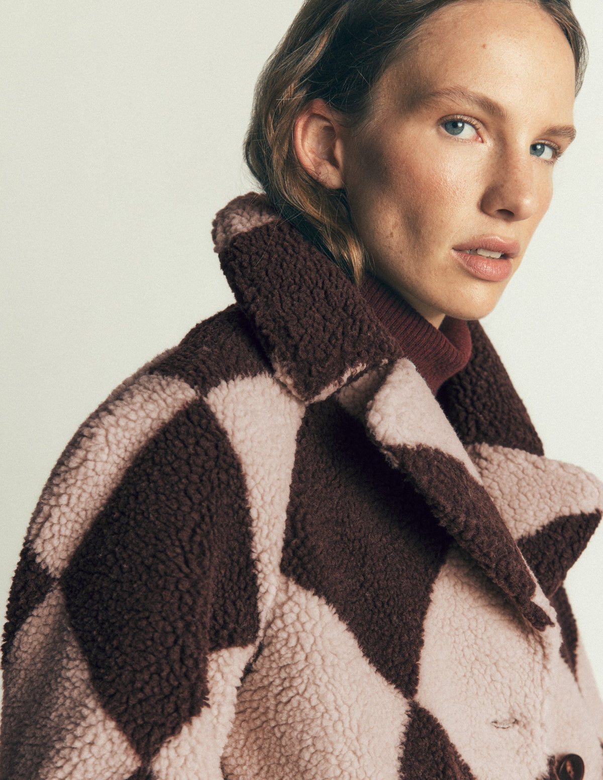 Cotswold Borg Coat-Mink & Brown Giant Borg Argyle - Image 3